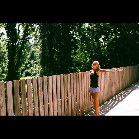 Meet your Posher, Kendall - Picture 3 of 3